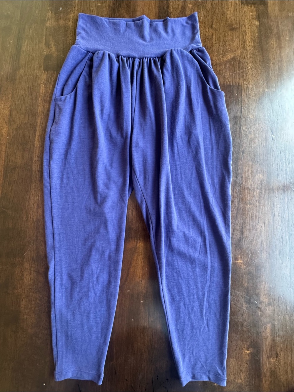 PrAna Ryley purple cropped harem pant with pockets. excellent, size XS